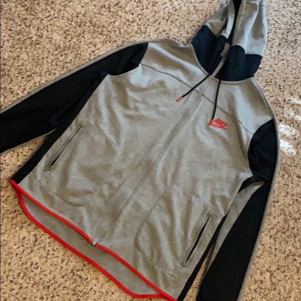 Men’s Nike Zip up Hoodie.